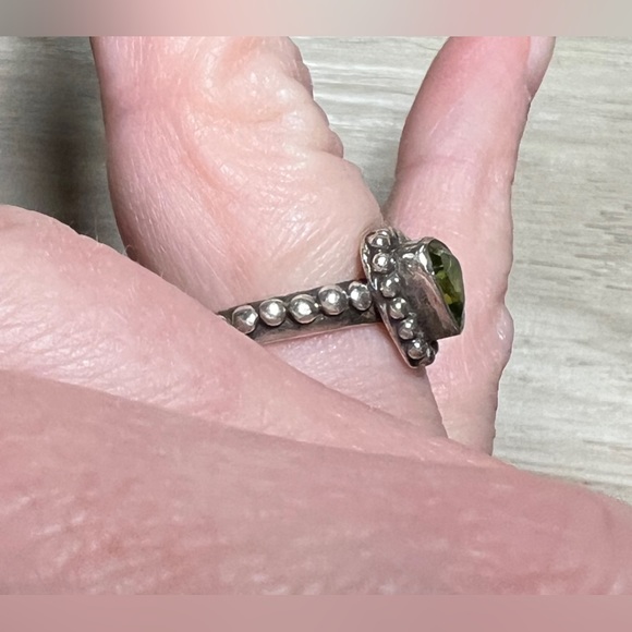 Vintage Handmade Designer Signed Sterling Silver Dotted Peridot Band Ring,Size 6 - Picture 11 of 12